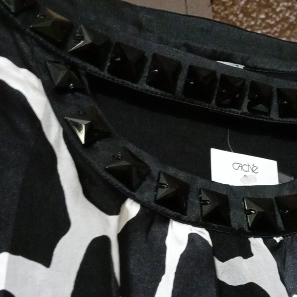 Cache Black & White Giraffe Print Blouse w/Studs - Picture 2 of 5